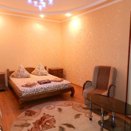 1-Room Luxury Apartment On Sobornyi Avenue 174-А, By Grandhome. Center Zaporizhia Esterno foto