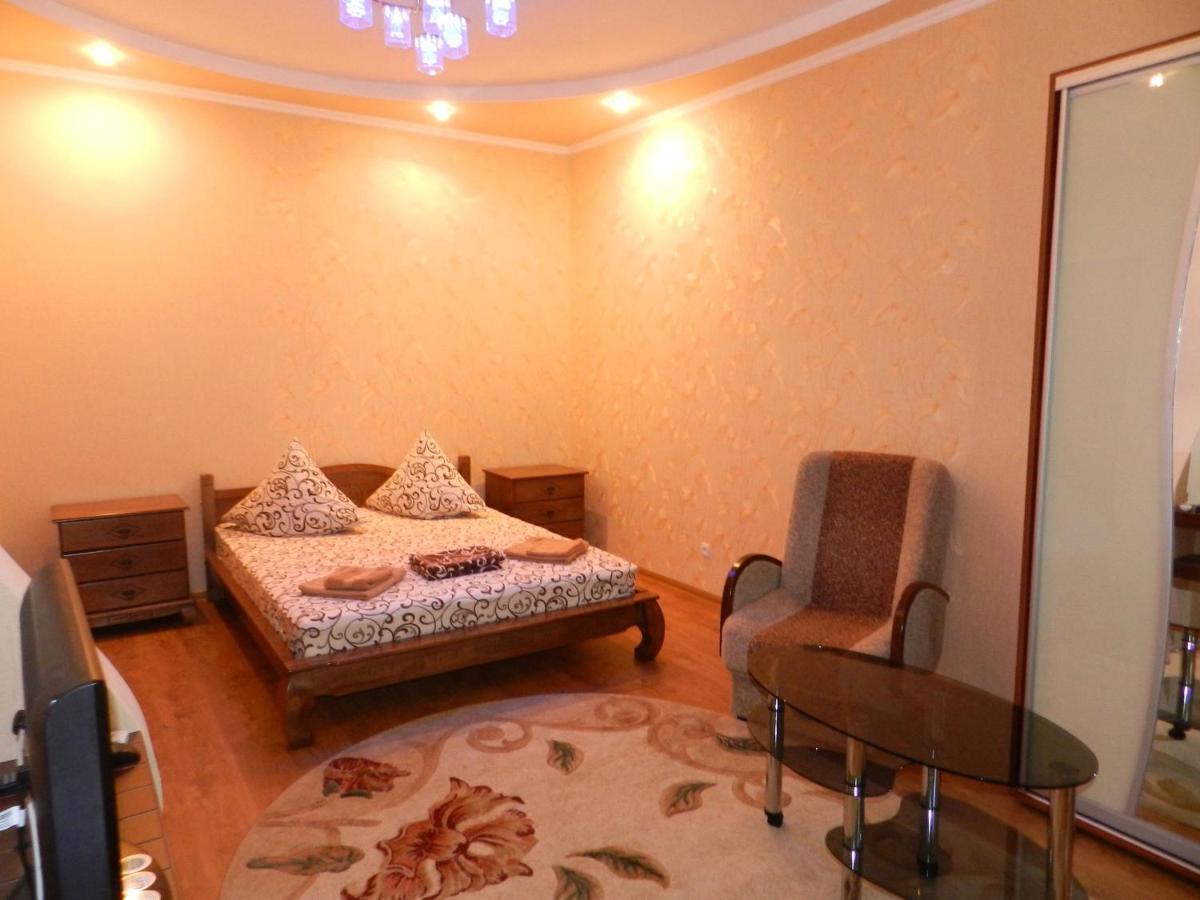 1-Room Luxury Apartment On Sobornyi Avenue 174-А, By Grandhome. Center Zaporizhia Esterno foto