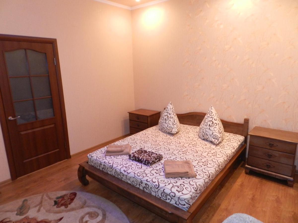 1-Room Luxury Apartment On Sobornyi Avenue 174-А, By Grandhome. Center Zaporizhia Esterno foto