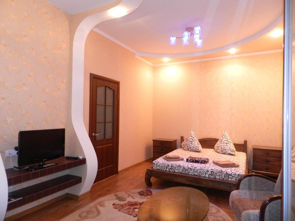 1-Room Luxury Apartment On Sobornyi Avenue 174-А, By Grandhome. Center Zaporizhia Esterno foto