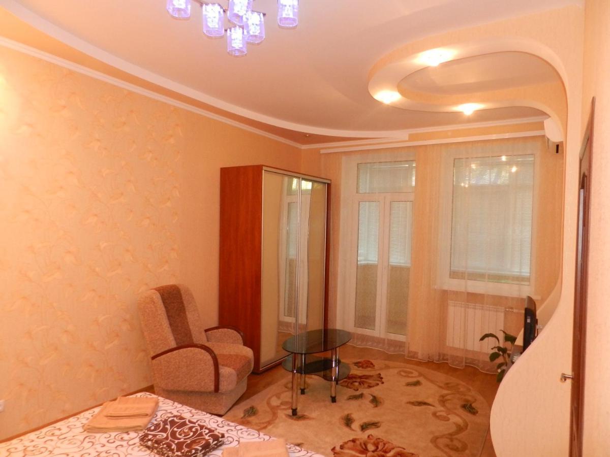 1-Room Luxury Apartment On Sobornyi Avenue 174-А, By Grandhome. Center Zaporizhia Esterno foto